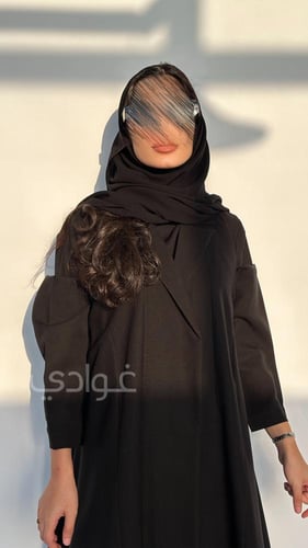 عباية بليزر سوداء يومية بجيوب 11146