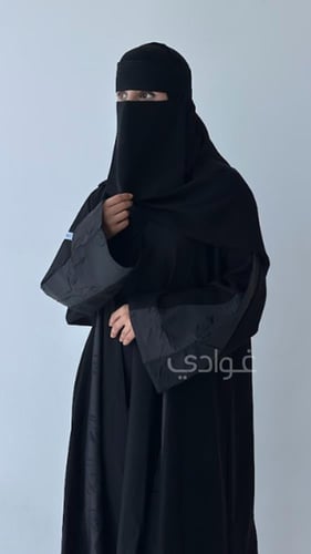 عباية سوداء ربع كلوش بتداخل الجاكار- 11237