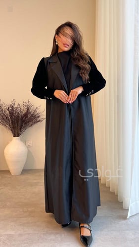 عباية سوداء بأكمام مخملية- 11186