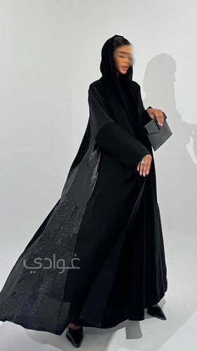 عباية سوداء ربع كلوش بتداخل قماش جاكار وستان - 111...