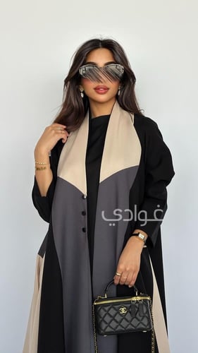 عباية سوداء بتداخل اللونين الرمادي و البيج- 11206