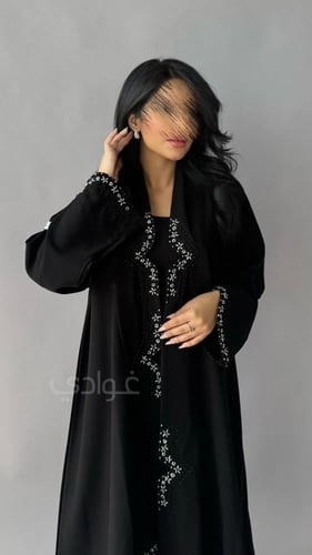 عباية عيد سوداء ربع كلوش بقماش الليمار بتداخل الشك...