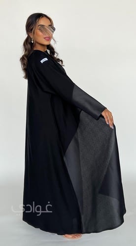 عباية عيد سوداء كلوش بتداخل قماش جاكار - 11140