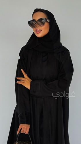 عباية عيد سوداء ربع كلوش تزدان بالقيطان- 11259