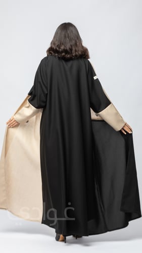 عباية بقصة رسمية مع ازرة في الامام باللون الاسود و...