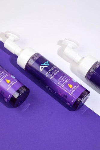 نظافة عميقة ونضارة فورية مع Hydrating Foaming Clea...