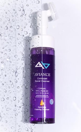 نظافة عميقة ونضارة فورية مع Hydrating Foaming Clea...