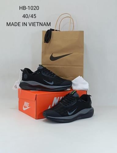 حذاء Nike الرياضي