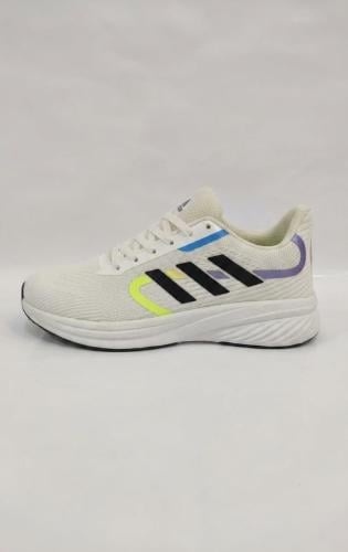 حذاء Adidas الرياضي