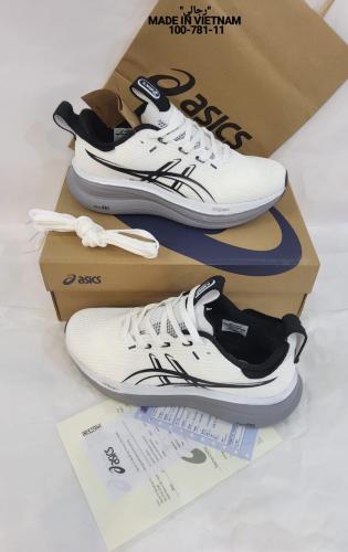 حذاء من ماركه ايسكس ASICS الرياضي