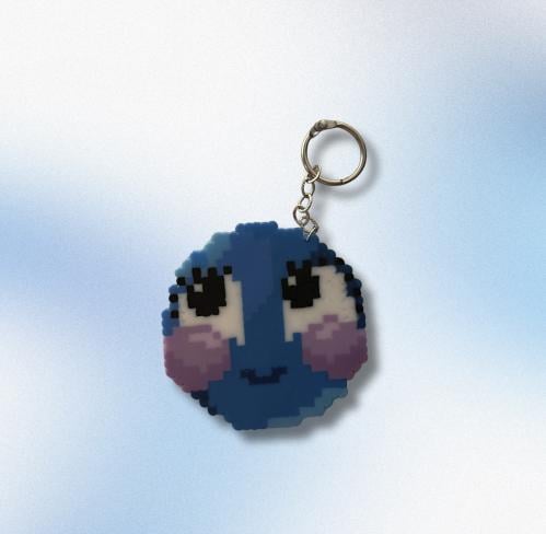 ميدالية ايموجي أزرق | Blue shy emoji Keychain