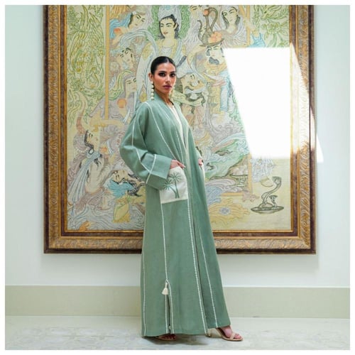 Linen abaya with embroidered pocket