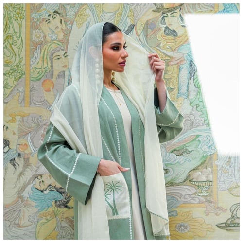Linen abaya with embroidered pocket