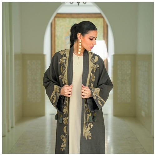 Embroidered linen abaya