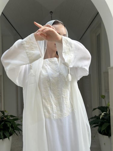 Embroidered cotton thobe for hajj and umrah