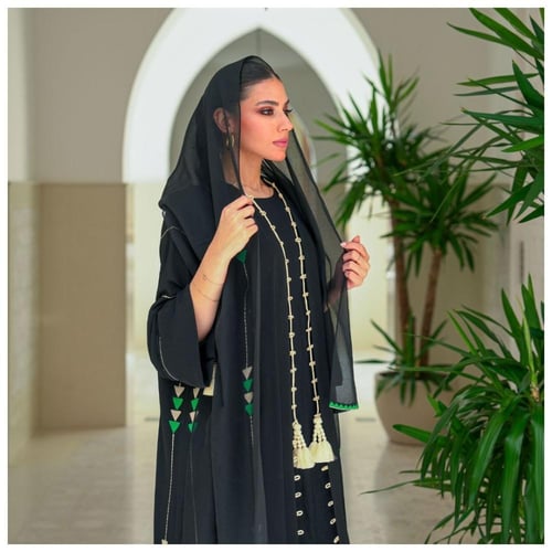 Embroidered crepe abaya