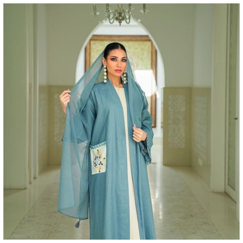 Linen abaya with embroidered pocket