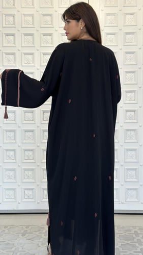 Embroidered crepe abaya