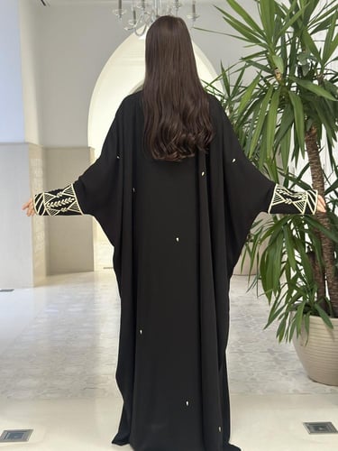 Embroider silk abaya