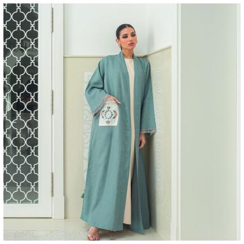 Linen abaya with embroidered pocket