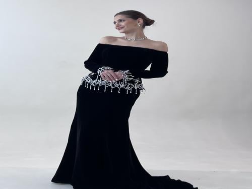 فستان مخمل اسود مع شك فضي و لولو مع امكانية تغير ا...