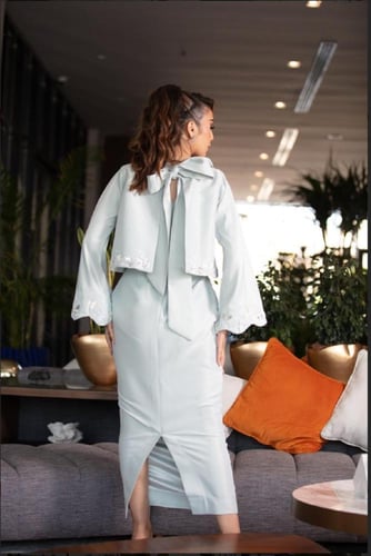 فستان سهـرة من قطعتين بشك يدوي فخم