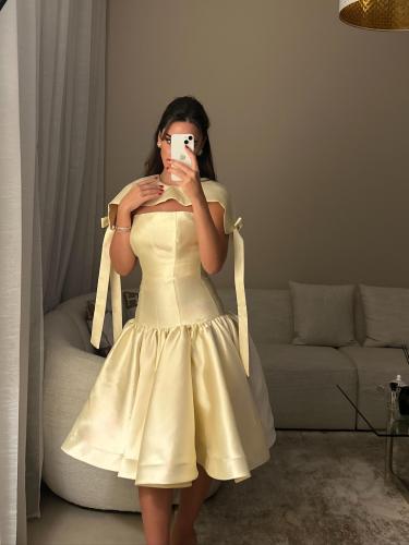 فستان ناعم وانيق ميكادو .اصفر مع الفيونكات