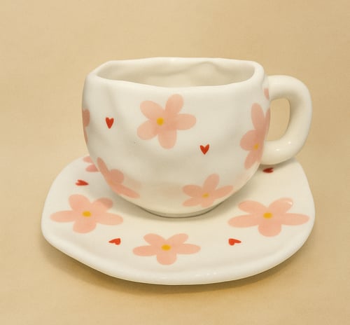 اكواب سيراميك انقة مع صحن تقديم