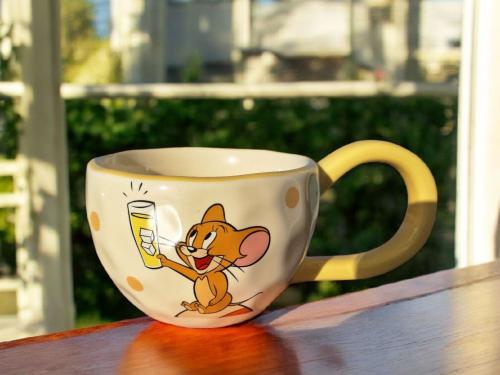 أكواب توم وجيري المزخرفة – 250 مل من المرح والذكري...