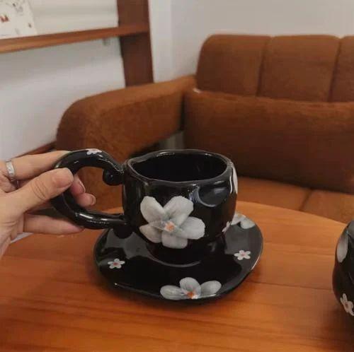 اكواب سيراميك انيقة مع صحن تقديم