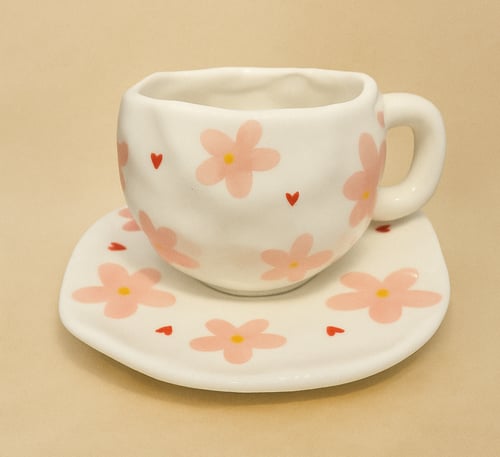 اكواب سيراميك انقة مع صحن تقديم