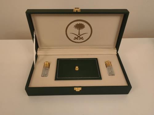 شنطة جلد زيتية مستطيلة - سيفين ونخلة (٢ ربع تولة +...