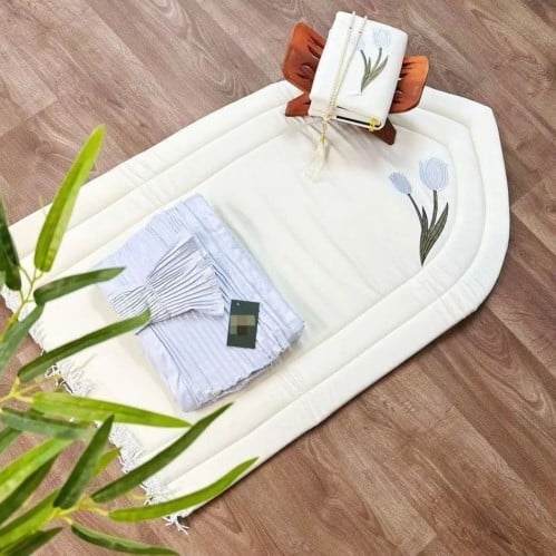 طقم صلاة سجادة اسفنج + شرشف +غلاف مصحف +مصحف متوفر...