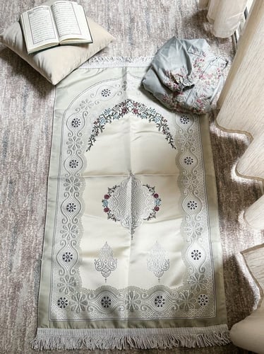 مجموعة 5 أطقم سجادة صلاة مع شرشف صلاة