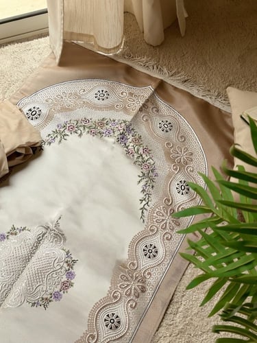 طقم سجادة الصلاة مع شرشف بني