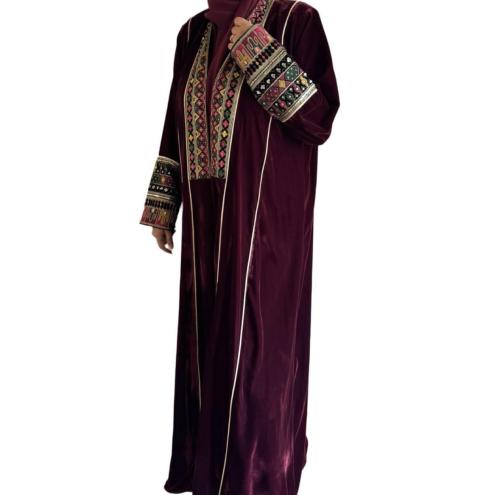عباية مخمل عودي مطرز