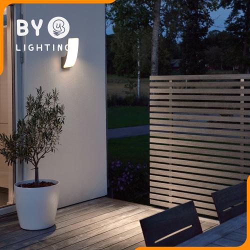 Outdoor wall garden lighting with modern design 17 watts yellow lighting