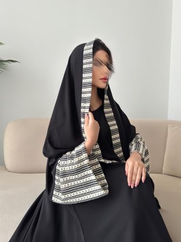 عباية سوداء