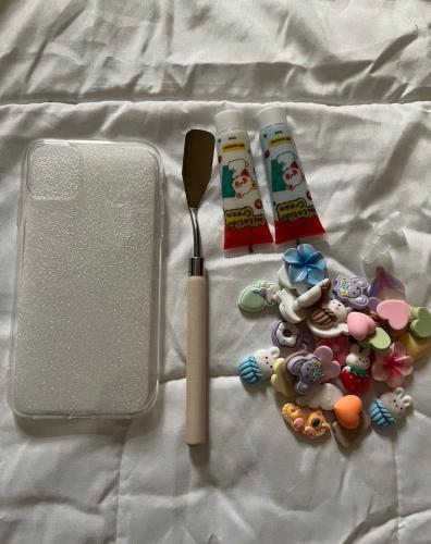 كفر اصنع بنفسك ( اشكال والوان معجون عشوائية)