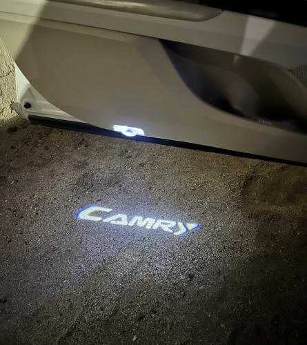 إضاءة باب كامري قطعتين