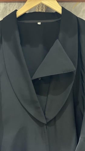عباية فيونكة وفيها مرد داخلي