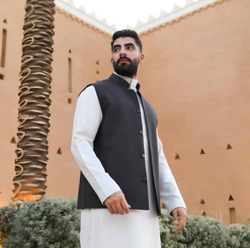Black Buttoned Sidiri - سديري أسود بأزرار