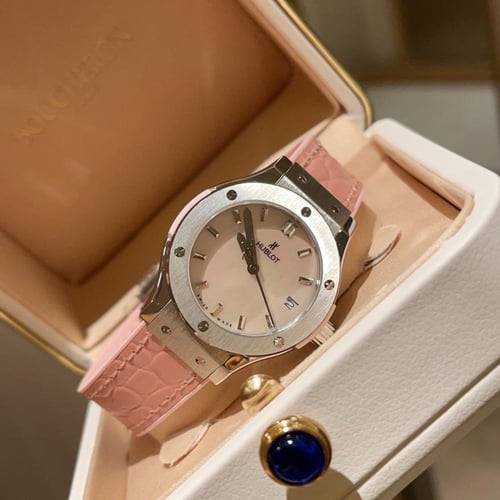 ساعة هـوبلوو