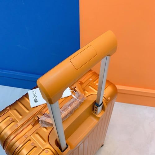 شنطة سفر كاري اون