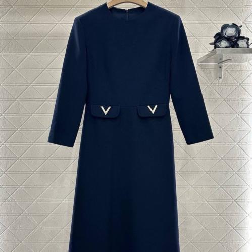 فستان فالنتينو