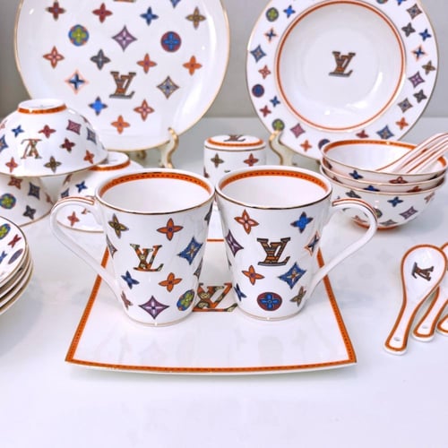 طقم لـويـس فيـتون