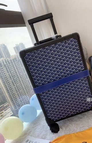 شنطة سفر كاري اون قـويـاارد