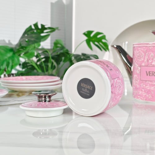 طقم فيرسـاتشـي