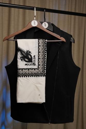 تنسيق شتوي سديري مع شال كشميري GS12