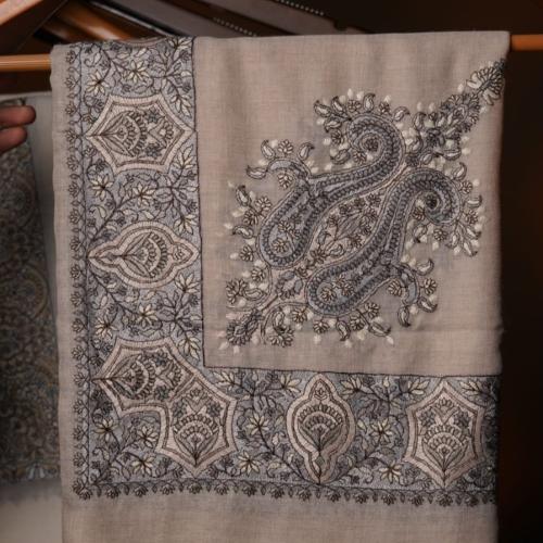 شال شتوي تطريز فخم G12